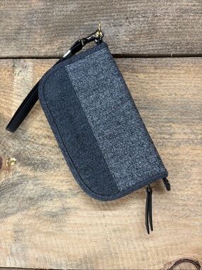 Sherpani Two-Tone Wristlet Wallet